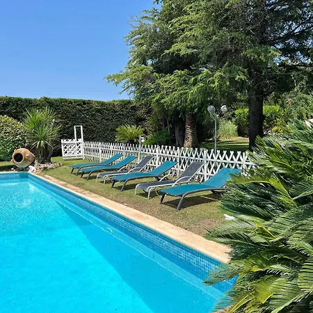 Au Calme A Sanary, Climatisee, Avec Piscine